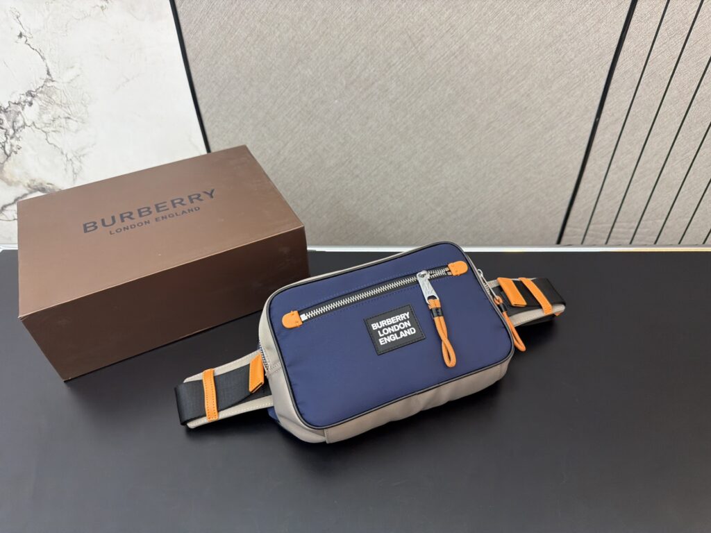 Burberry 982610 Bag Size 23, 17