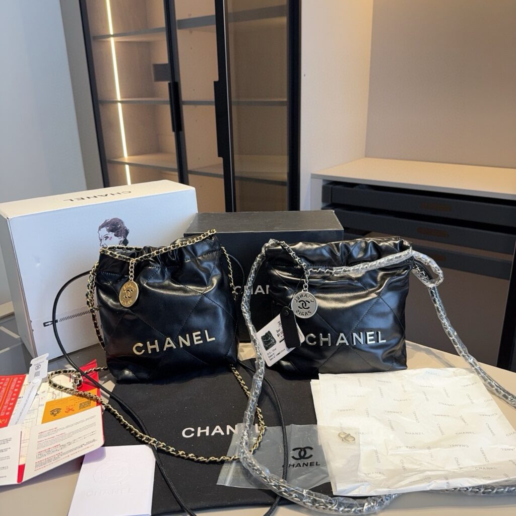 Chanel 991953 Bag Size 17, 18