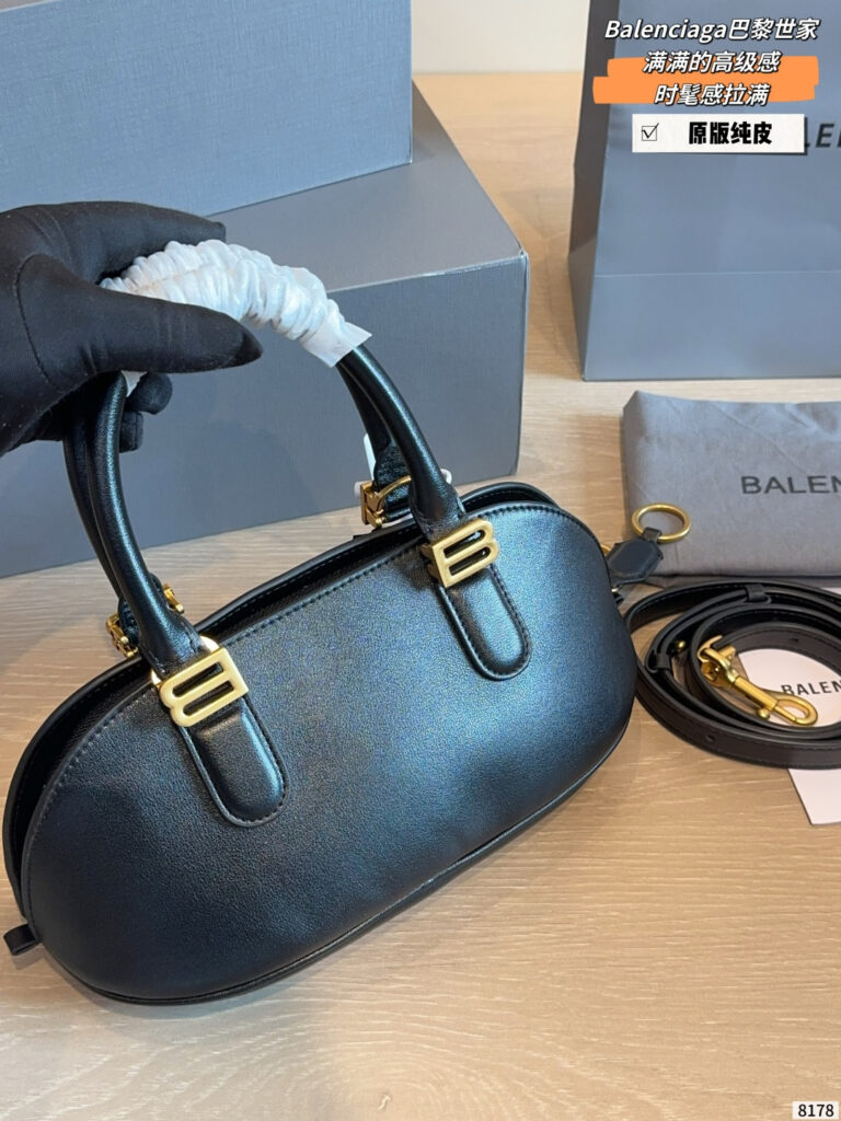 Balenciaga 995795 Bag Size 30, 17