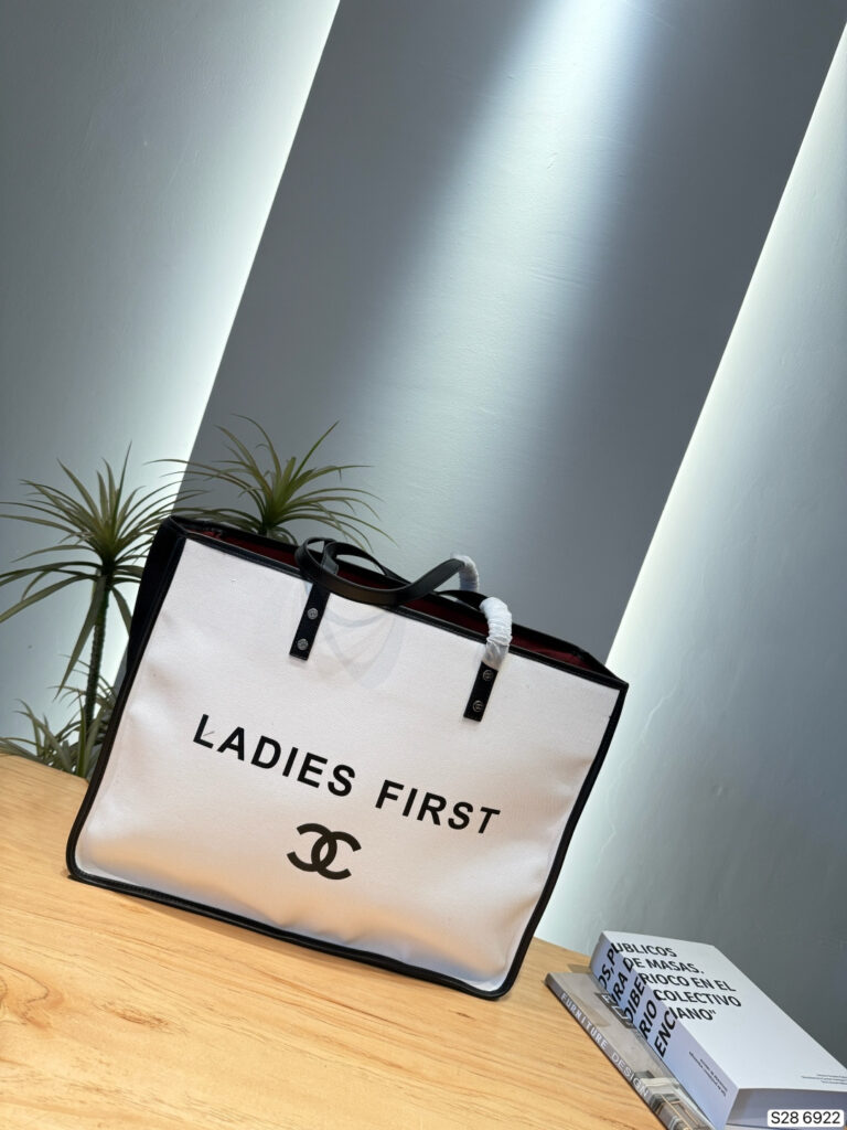 Chanel 997094 Bag Size 42, 33