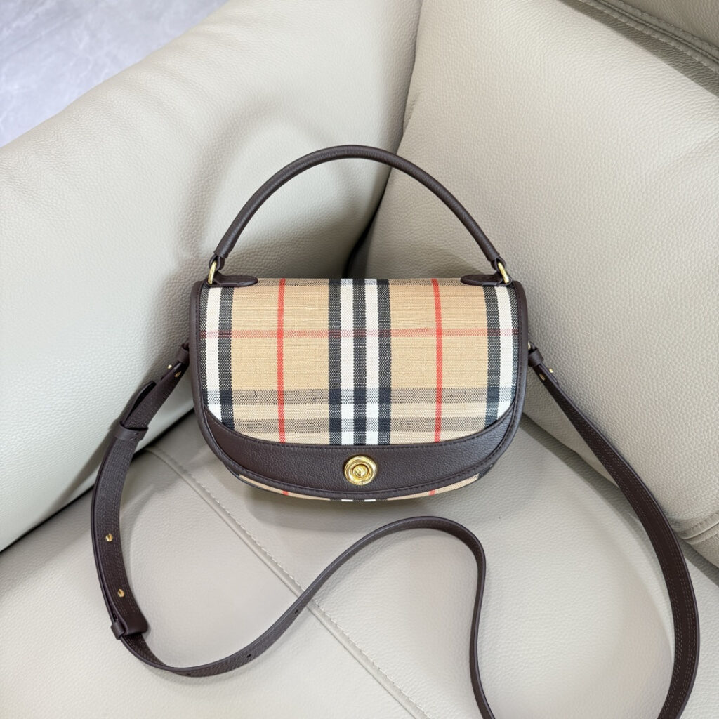 Burberry Dpwlrc-Nsd74Qrcnbfj6-Wde5N0Jxmfsmhgloug WdE5N0JxMfsmHGLoug Bag Size 24